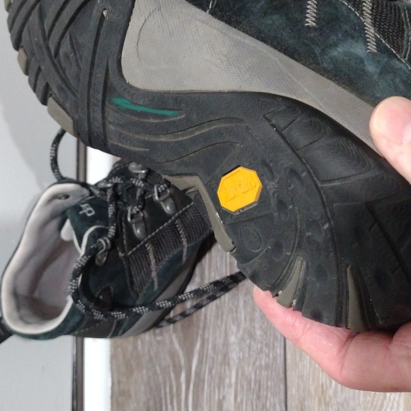 Dansko dark blue suede and gray mesh hiking boots. Waterproof. Size 9.5 - Picture 9 of 12